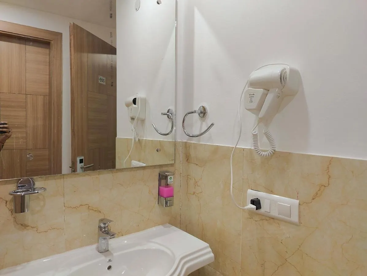 Hotel Decent Suites - Delhi Airport Neu-Delhi 4*,  Indien