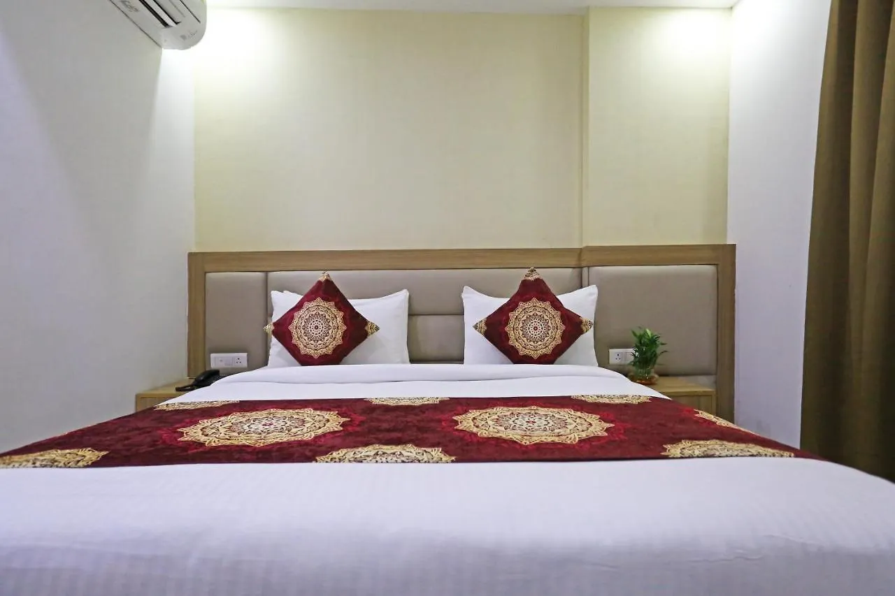 Hotel Decent Suites - Delhi Airport Neu-Delhi 4*,