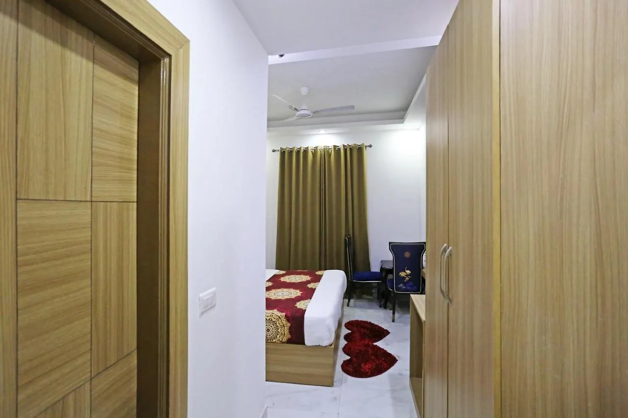 Hotel Decent Suites - Delhi Airport New Delhi Inde